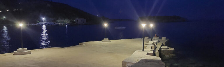ATHENA | Solar Post Top Light